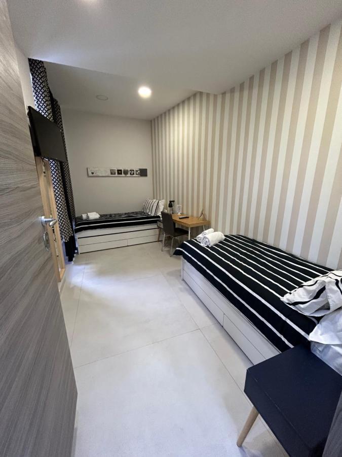 2Naples Rooms Bagian luar foto