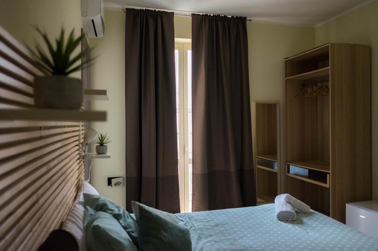 2Naples Rooms Bagian luar foto